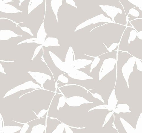 Papier peint végétal dans les tons gris et blanc, d'inspiration asiatique.