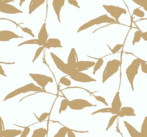 Papier peint végétal dans les tons blanc et or, d'inspiration asiatique.