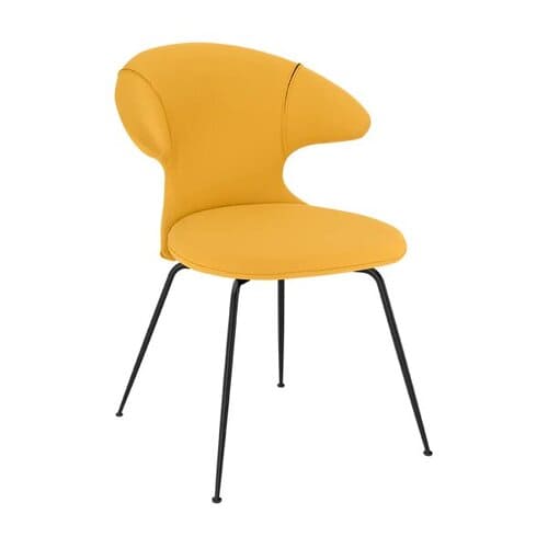 Chaise jaune rembourrée de luxe. de la marque Umage